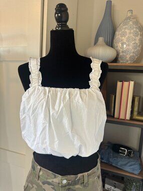 Leith White Cotton Bubble Crop Top - Size M